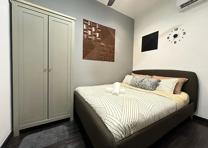 Neu Suites Apartment At 3Rdnvenue
